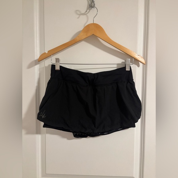 LULULEMON Run: Light As Air Skirt Black Athletic Workout Skort Size 4 - Picture 2 of 10